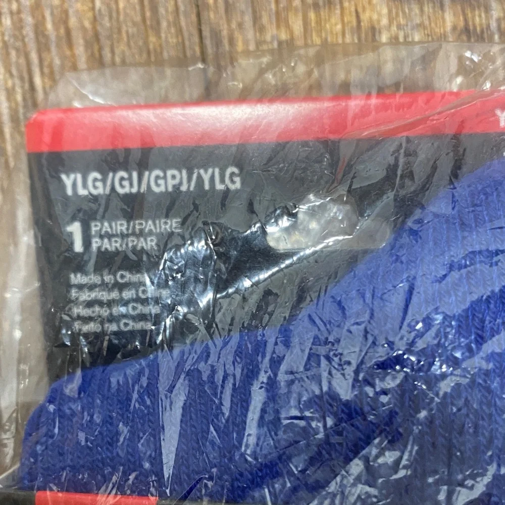 NWT Under Armour Baseball belt & Blue‎ Athletic Socks youth